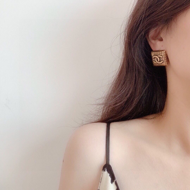 Ch**el earrings